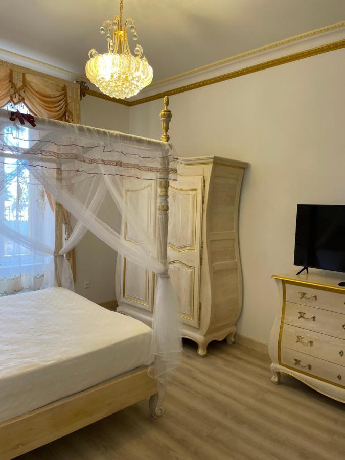 Chambre A Baldaquin Maison De L'Eglise Du Couvent Нарбон Екстериор снимка