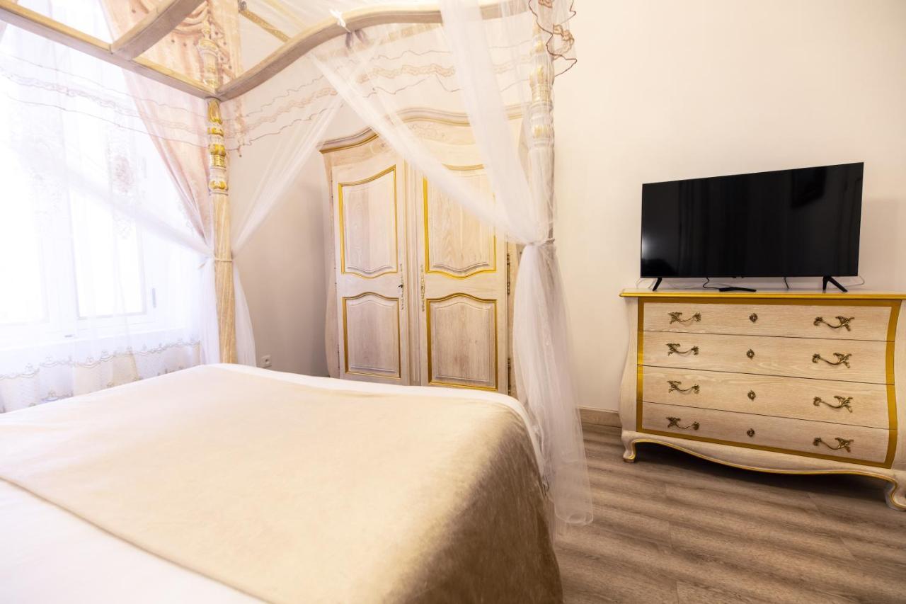 Chambre A Baldaquin Maison De L'Eglise Du Couvent Нарбон Екстериор снимка