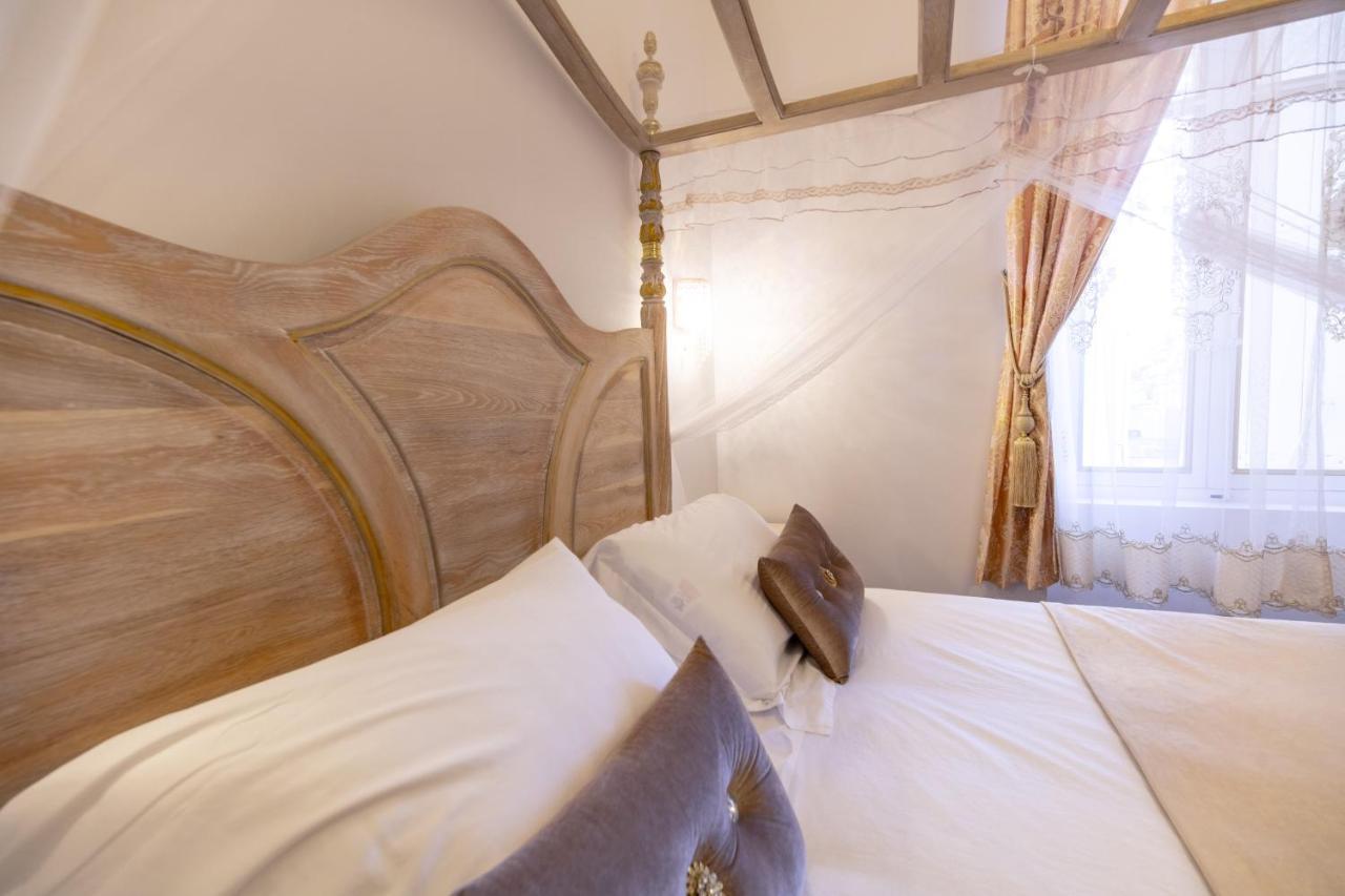 Chambre A Baldaquin Maison De L'Eglise Du Couvent Нарбон Екстериор снимка