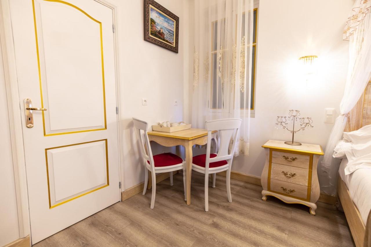 Chambre A Baldaquin Maison De L'Eglise Du Couvent Нарбон Екстериор снимка
